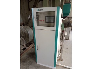 自動著水機